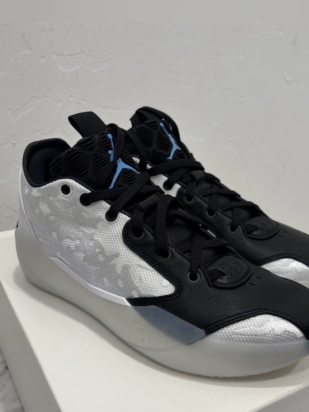 Jordan 39 Men’s Black, White & Light Blue Low-Top Basketball Sneakers
